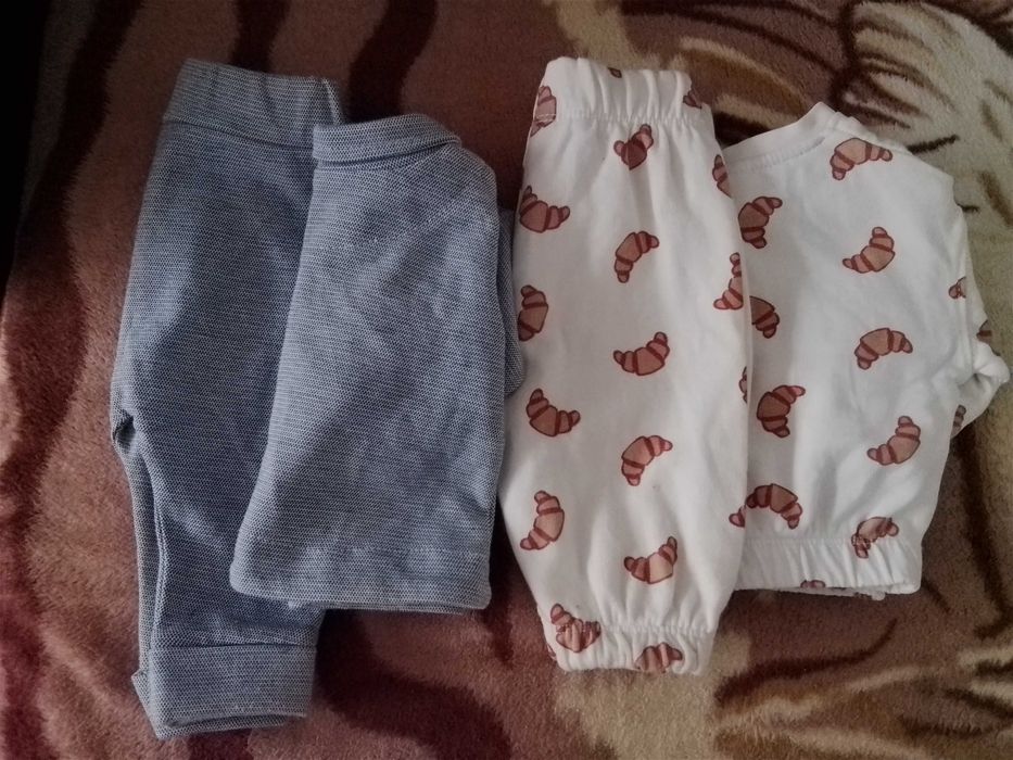 Două costumașe bebe