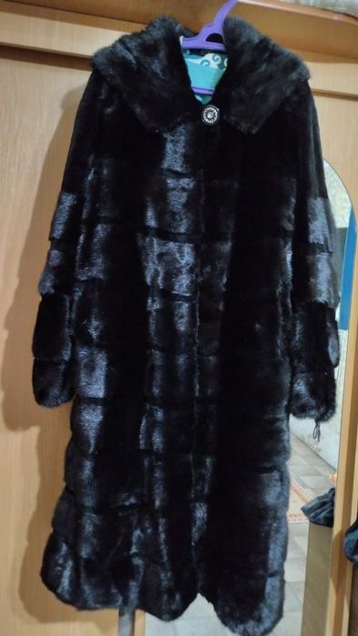 Шүба норковая б/у в хорошем состояний .