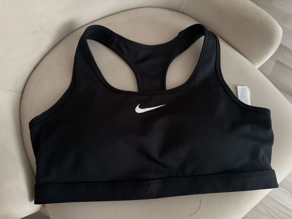 ОРИГИНАЛНО бюстие на Nike