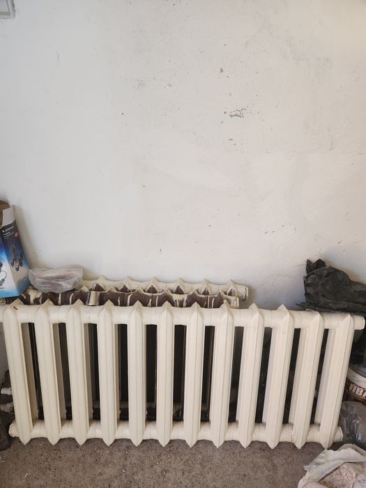 Продам чугунные батареи.