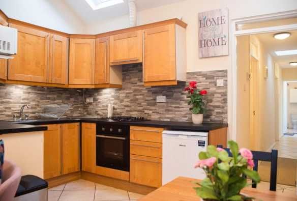 Дава се под наем Двустаен апартамент в Пловдив, Тракия - 65 кв.м за 209.1 € - Снимка #1