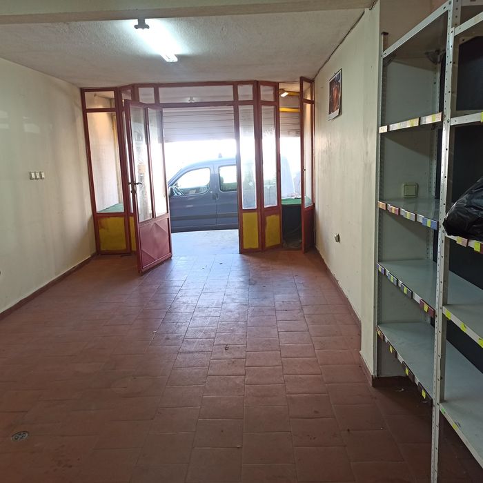 Помещение със статут магазин