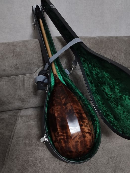 Кәсіби Сүгір Домбыра