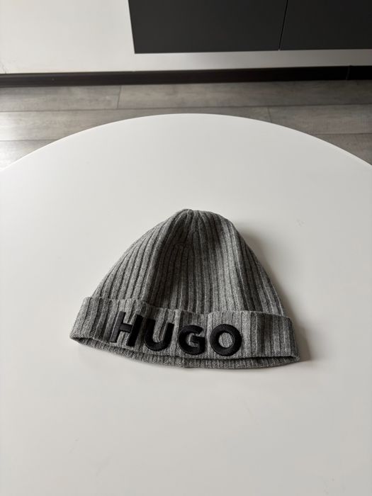 Hugo зимна шапка