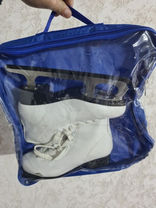 Продам коньки женские