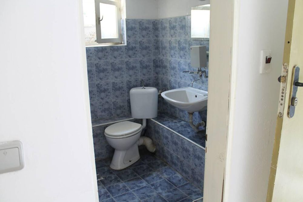 Дава се под наем Офис в Бургас, Център - 55 кв.м за 183.6 € - Снимка #1