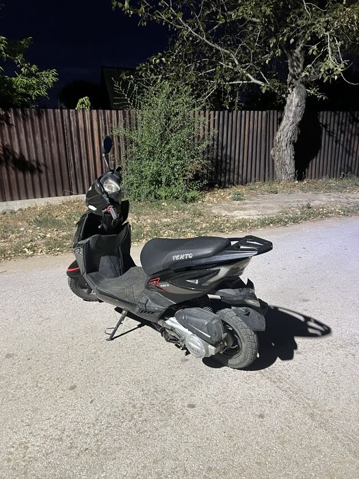 Продам скутер на бодром ходу
