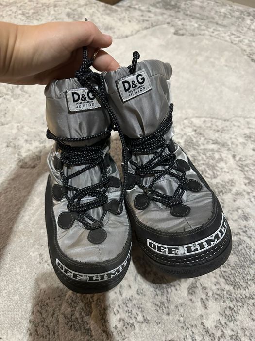 Moon Boots mar 29/31
