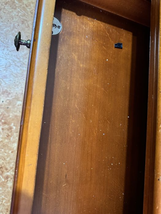 Кабинетный стол