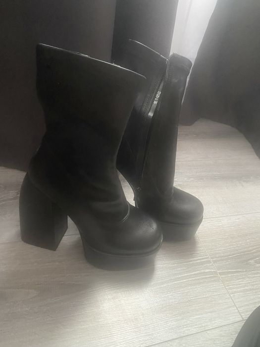 Ботильоны на платформе по типу Naked Wolf