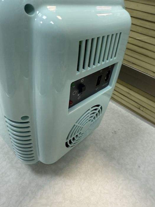 Преносим мини хладилник Cecotec