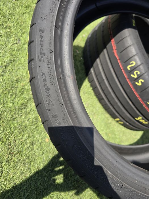 255 35 19 michelin