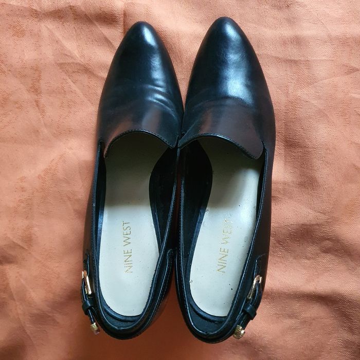 Pantofi cu toc pătrat