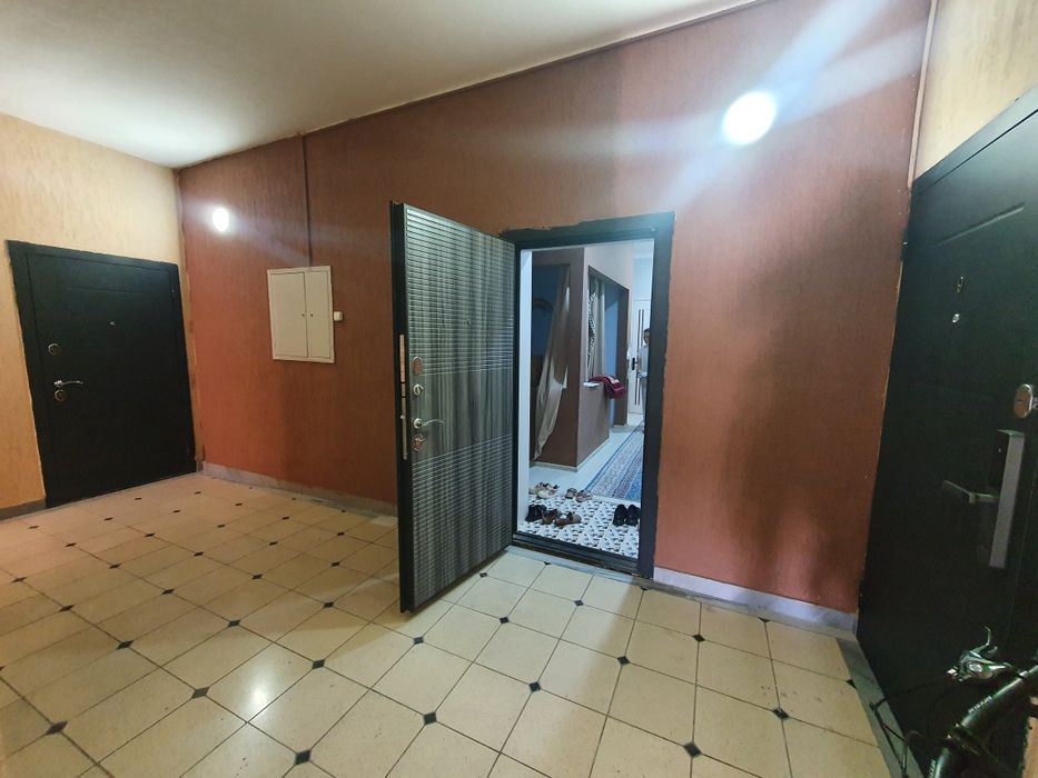 45 000 $ Уй сотилади 3 хона 70 м.кв 3 этаж. Калинский массив файз туйх
