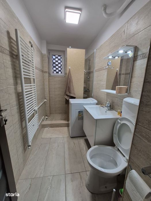Apartament trei camere,semidecomandat , parter, Rovine, 112.000 Euro