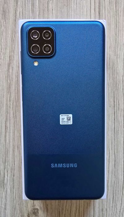 Смартфон Samsung Galaxy A12
