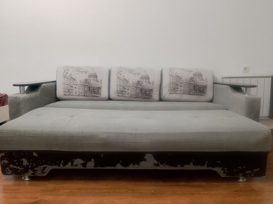 Продам Б/у диван в хорошем состоянии