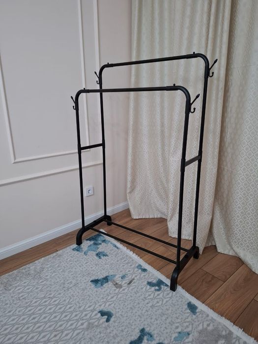 Напольная вешалка