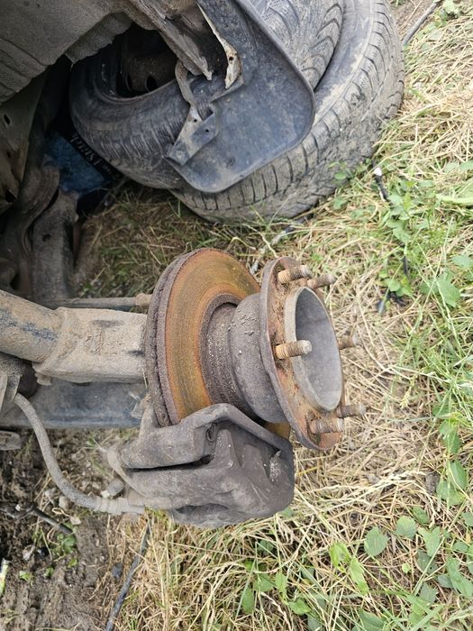 Fuzeta butuc roata stânga dreapta pe dublu ford transit 2000-2006