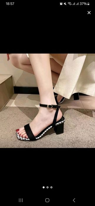 Туфли на каблуках  новый
