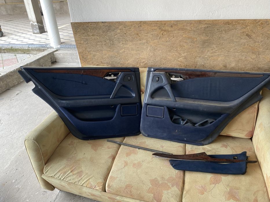 Обшивки мерс 210 синий в среднем состоянии