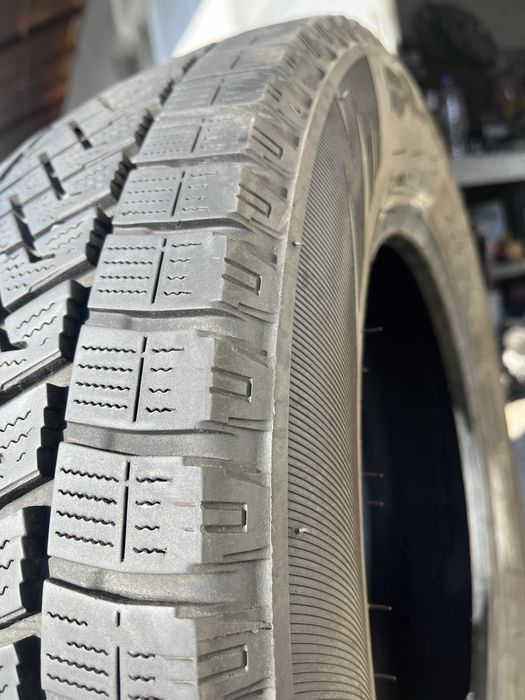 2 бр. гуми за бус 205/65/16C Lassa DOT 2022 6,5-7 mm