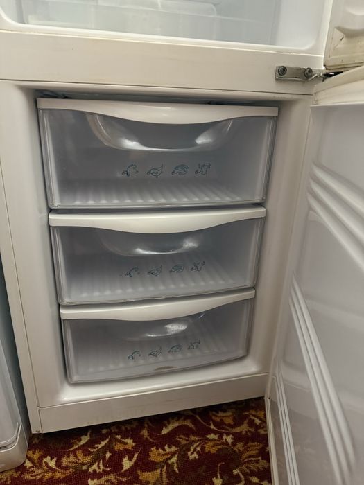 Продам холодильник Samsung