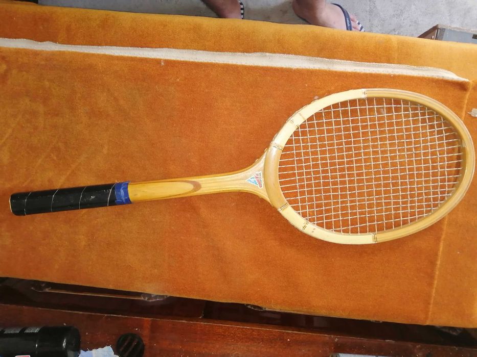 Racheta tenis din lemn