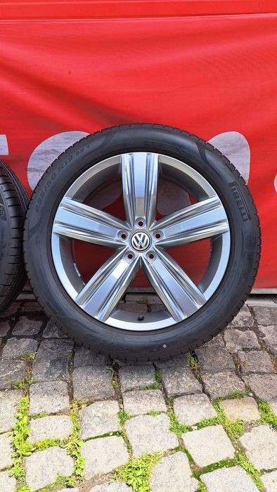 Оригинални джанти Фолксваген 19 цола гуми 235 50 19 Pirelli