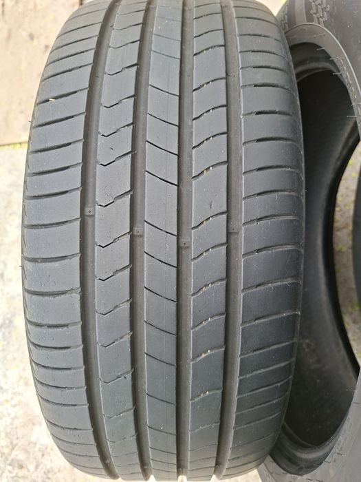 Продам шины 235/45/18 кумхо экстра