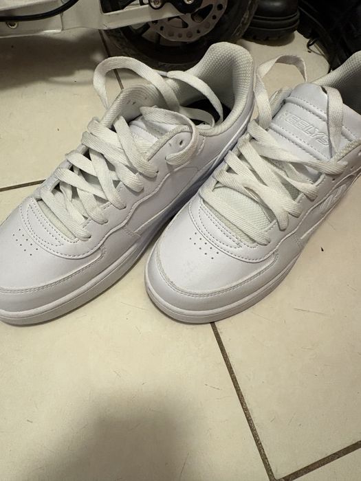 Pantofi Heelys albi, noi