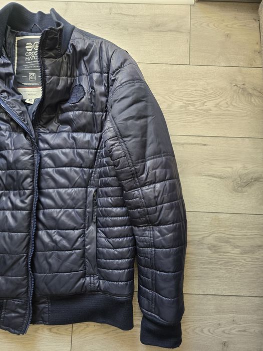 Vând geaca CrossHatch