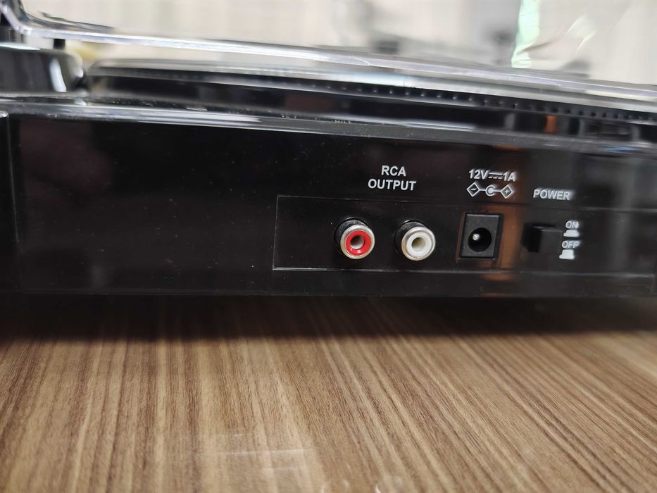 Lenco LBT-120BK грамофон с Bluetooth и USB запис – Audio-Technica