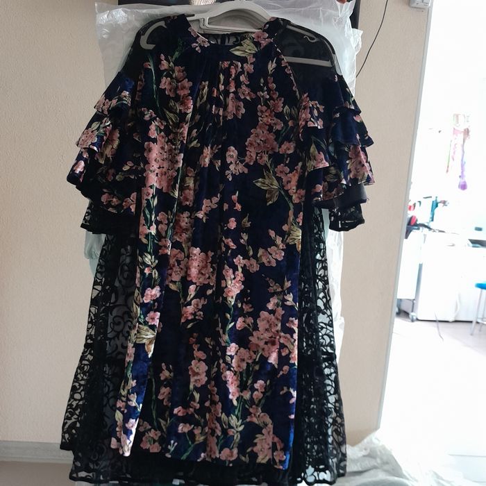 Продам платья. Разные.