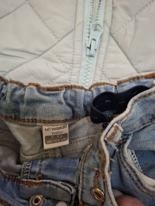 Продаются 2 курточки и джинсики