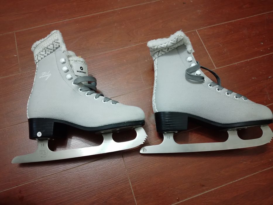 Продам коньки почти новые