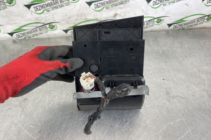 Scrumiera fata 1J0857961G / 1J0 857 961 G Volkswagen VW Golf a 4-a ge