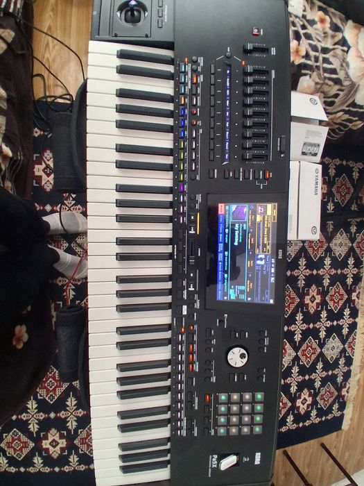 Прадавам Korg pa5x чисто Нов