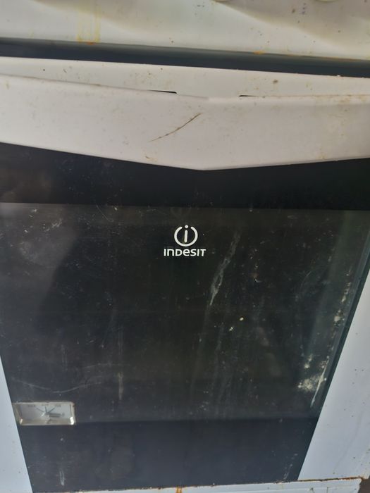 Продам газ плита Indesit