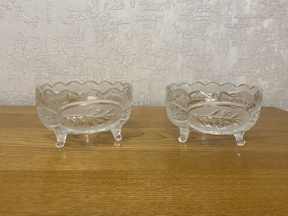 Миниатюрная вазочка - конфетница из хрусталя производства СССР .