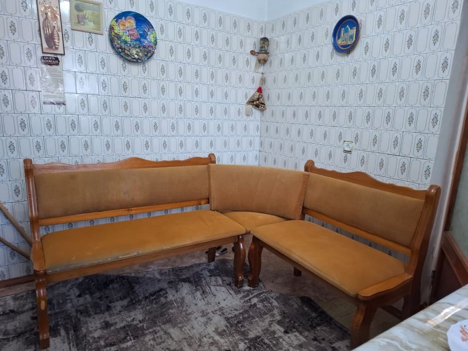 Кухонный уголок и стол