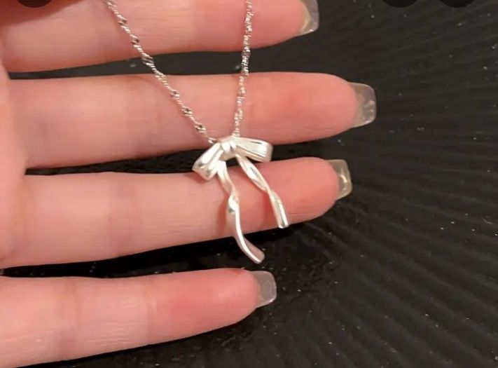 Ожерелье с бантиком