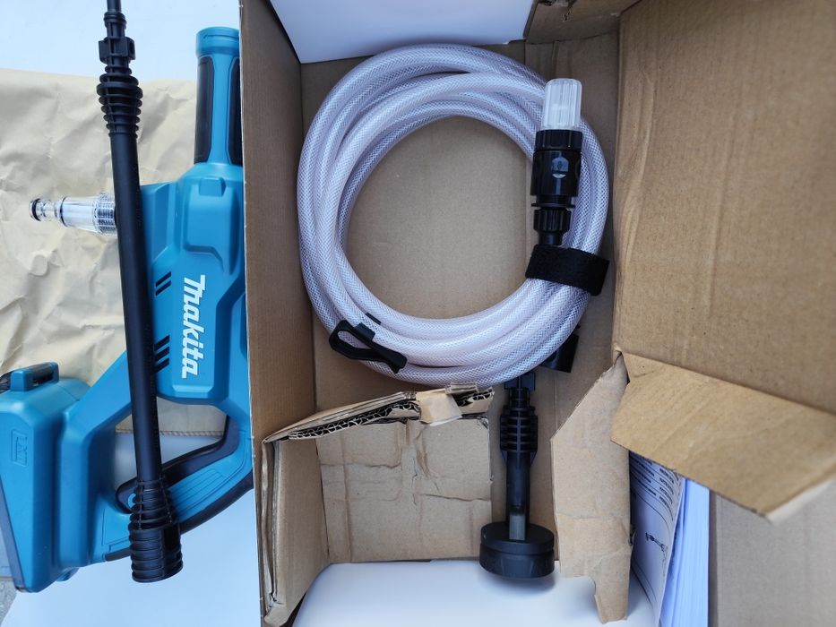 Нова акумулаторна водоструйка Макита Makita DHW180