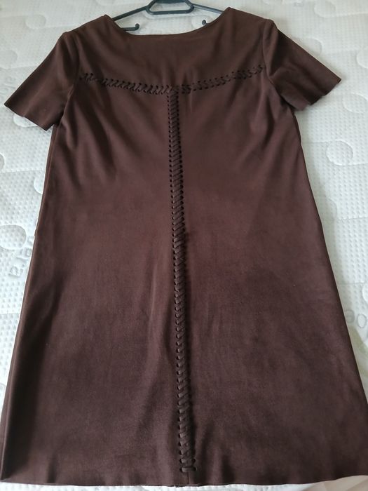 Rochie dreapta impecabila din catifea Bershka