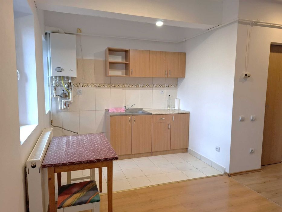 Zona Garii, living + 2 camere, scara interioara
