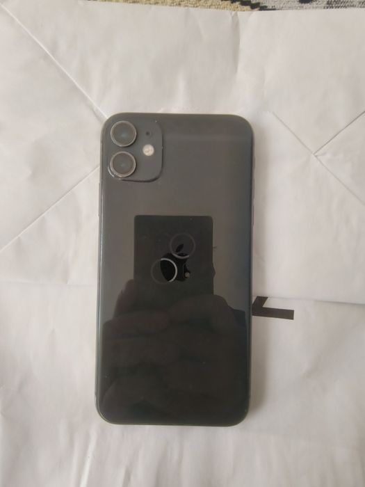 IPhone 11 телефон