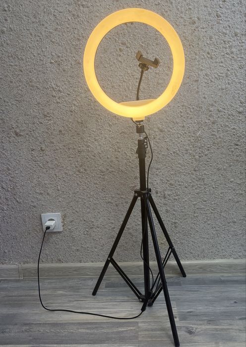 Кольцевая лампа