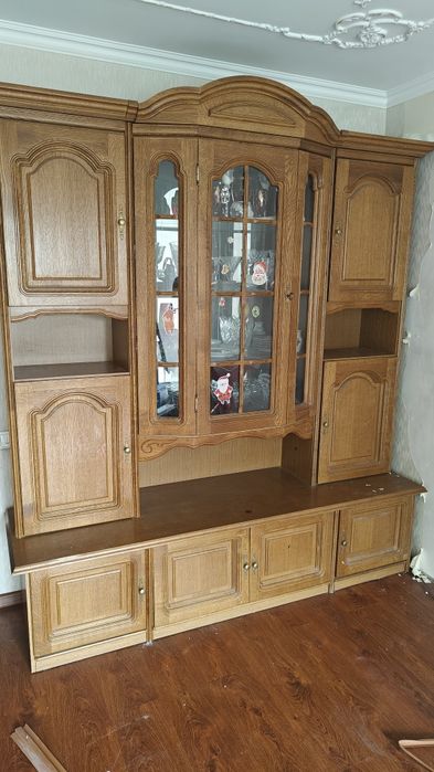Продам сервант в хорошем состоянии