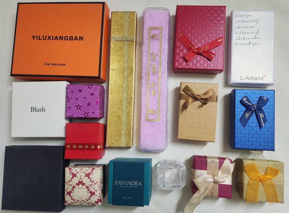 Коробочки для бижутерии и ювелирных украшений по 5000 сум