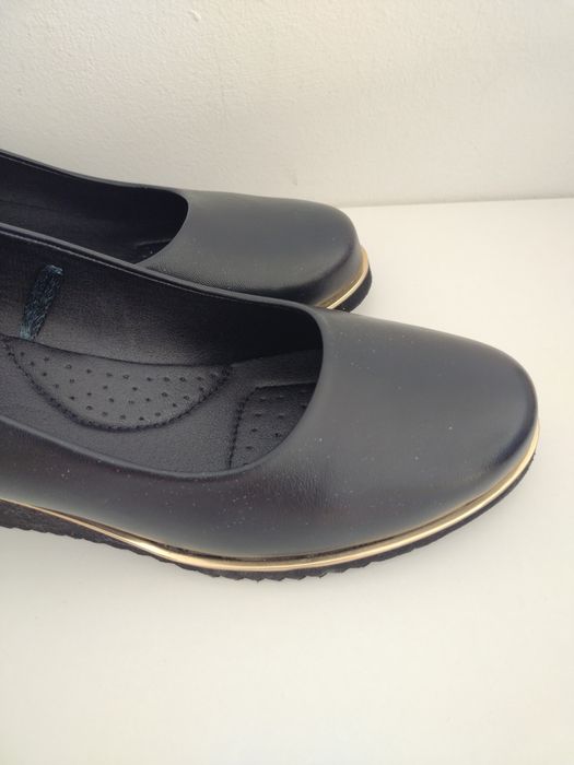 Обувки черни ССС